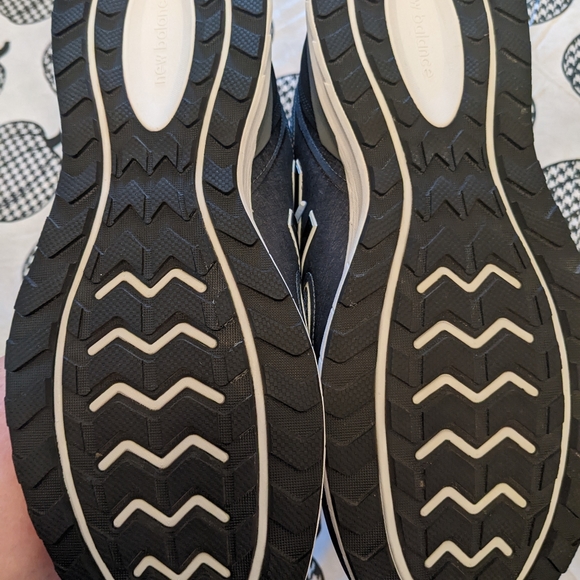 New Balance 770v2 - Picture 3 of 4